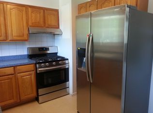 201 Vernon Dr, Bolingbrook, IL 60440