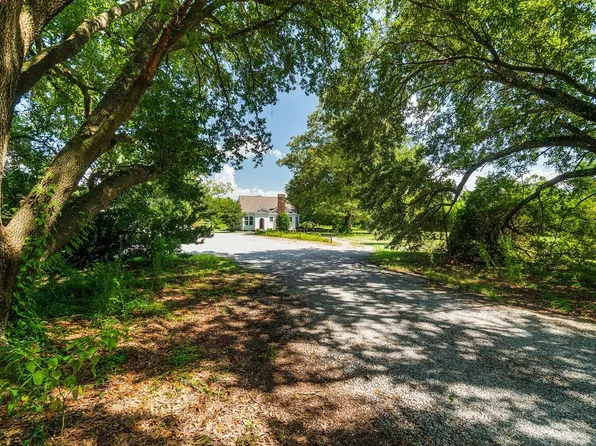 3381 Ellisville Blvd, Laurel, MS 39440