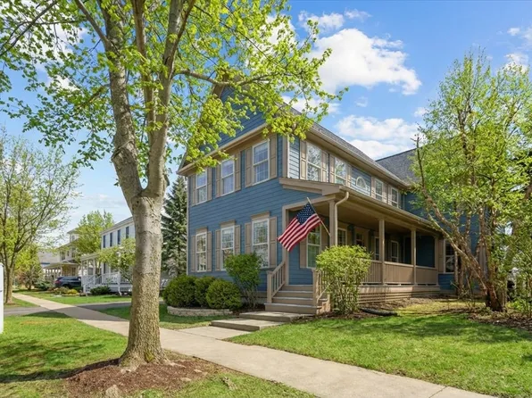 1347 Wild Indigo Rd, Grayslake, IL 60030