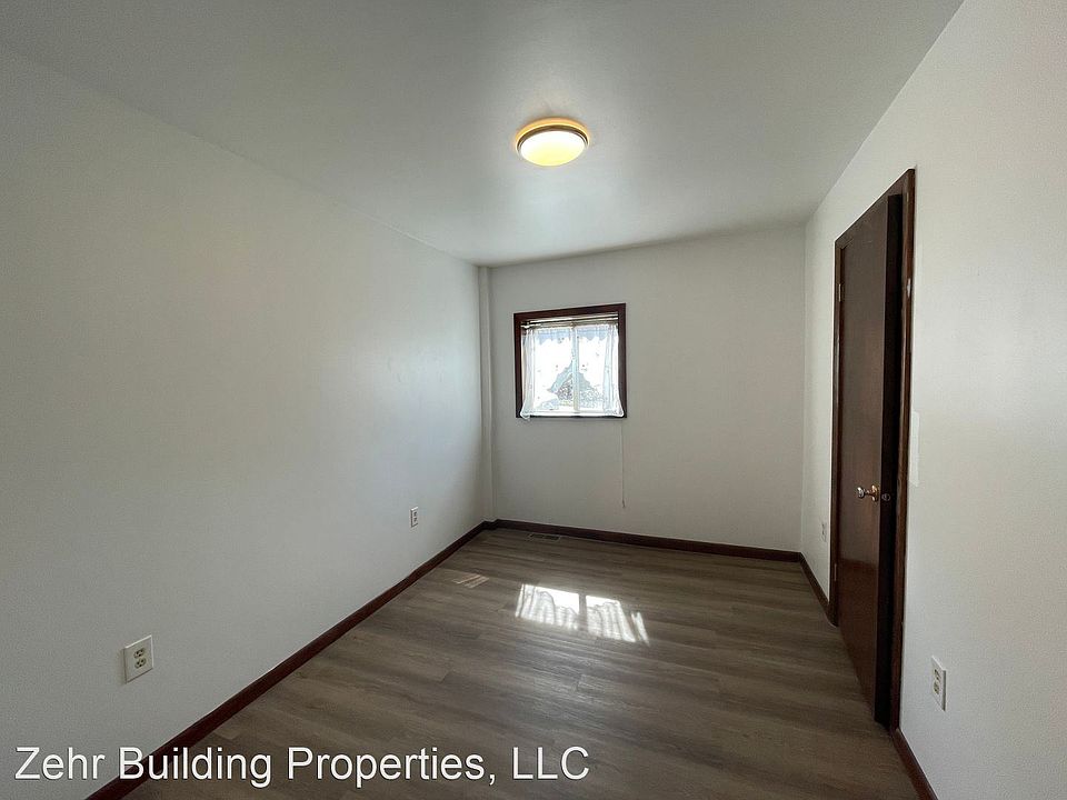 2nd image of 965 Grove St #10936912