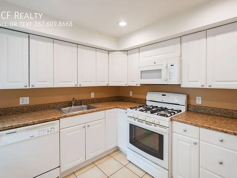 535 Spruce St #B — Photo 9