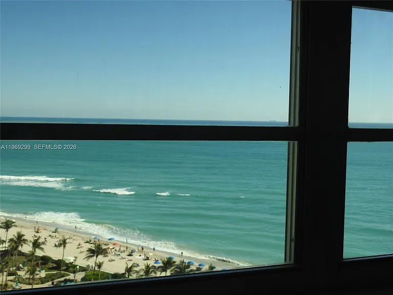 3901 S Ocean Dr #Penthouse 16Z — Photo 3