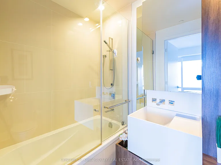 1 Bloor St E #1708 — Photo 16