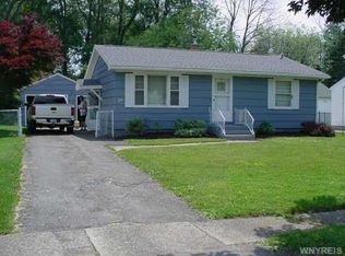 29 Edgewood Rd, Lancaster, NY 14086