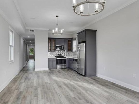 3rd image of 423 Alabo St #A