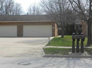 1903 Pinehurst Ln, Waterloo, IA 50701