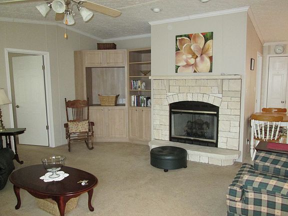 3rd image of 2642 Rebecca Ln