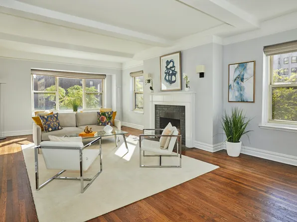 400 East 52nd Street image 1 of 11