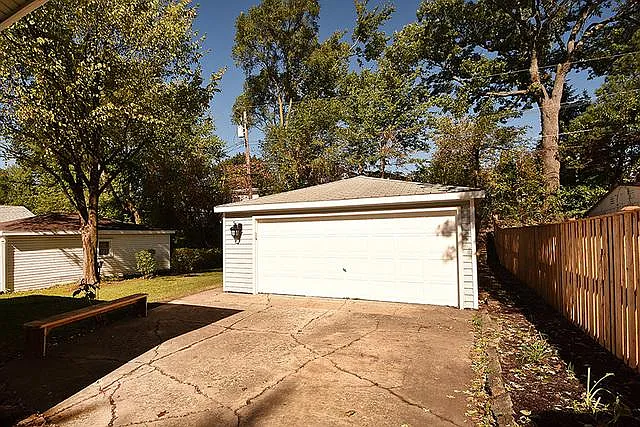 15 Norton Ave — Photo 3