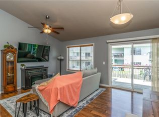 2532 River Meadows Dr, Des Moines, IA 50320