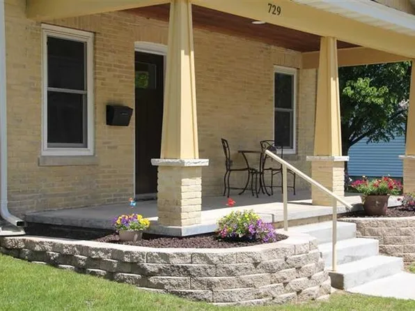 729 W Wisconsin St, Portage, WI 53901