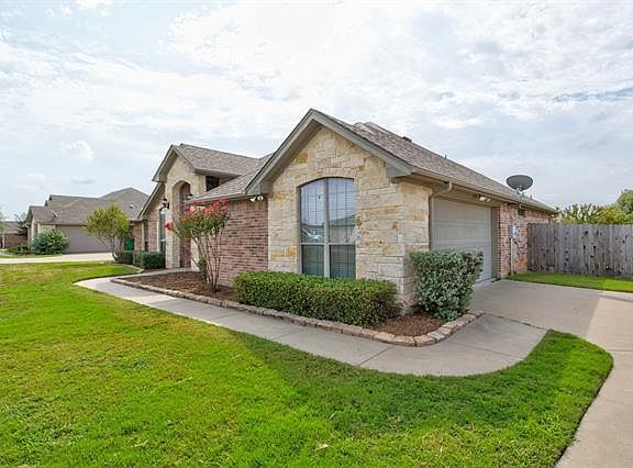 4th image of 2903 Saunter Ln