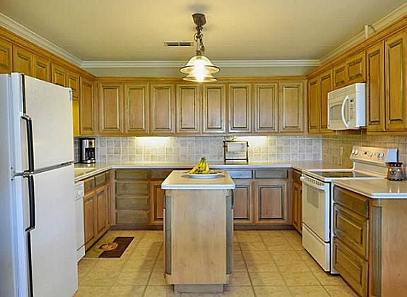 5th image of 1311 Squires Ln
