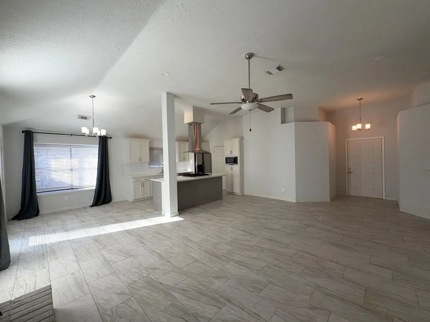 218 Bedford Ln **Ask About Our No Cash Deposit Option — Photo 3