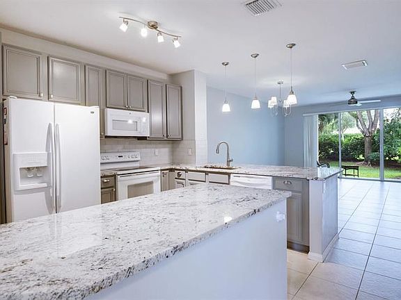 5th image of 9707 Porta Leona Ln