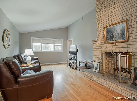 4th image of 1040 S Myrtle Ave
