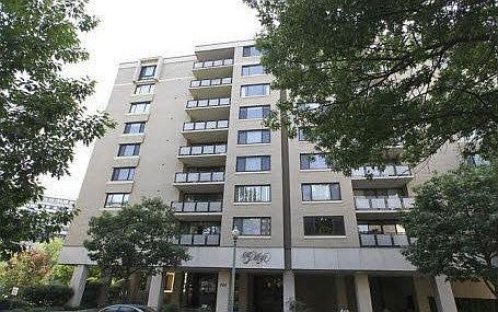 2nd image of 800 25th St NW