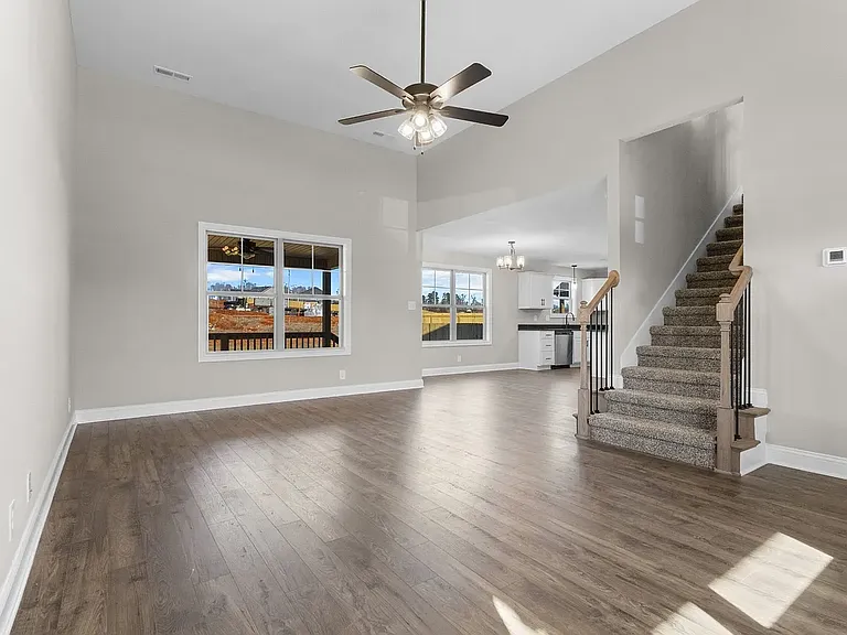 973 Tufnel Dr — Photo 4