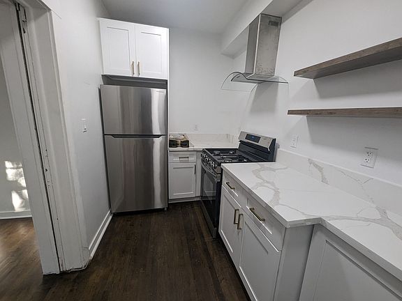 4th image of 552 S Oakland Ave APT 6