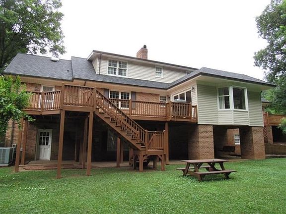 3rd image of 1021 3rd Avenue Dr NW