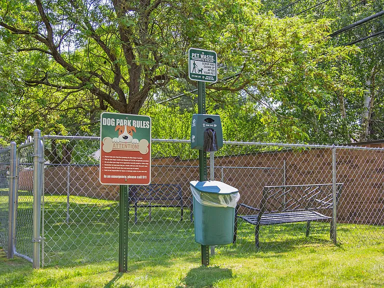 Oxford Park Towers of Berkley Senior Community — Photo 14