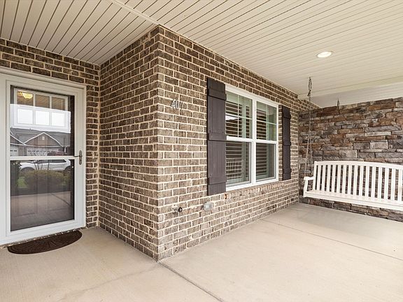 3rd image of 407 Larkspur Way