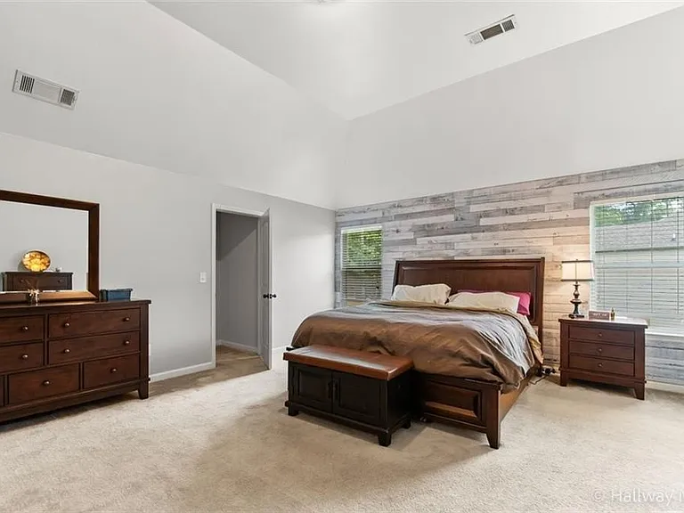 1412 English Manor Cir — Photo 12