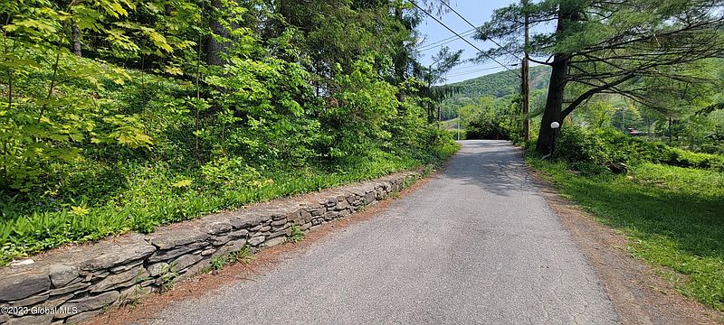 4th image of 38 Catamount Road