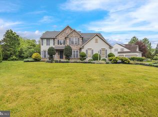 300 Wisteria Ln, Sinking Spring, PA 19608