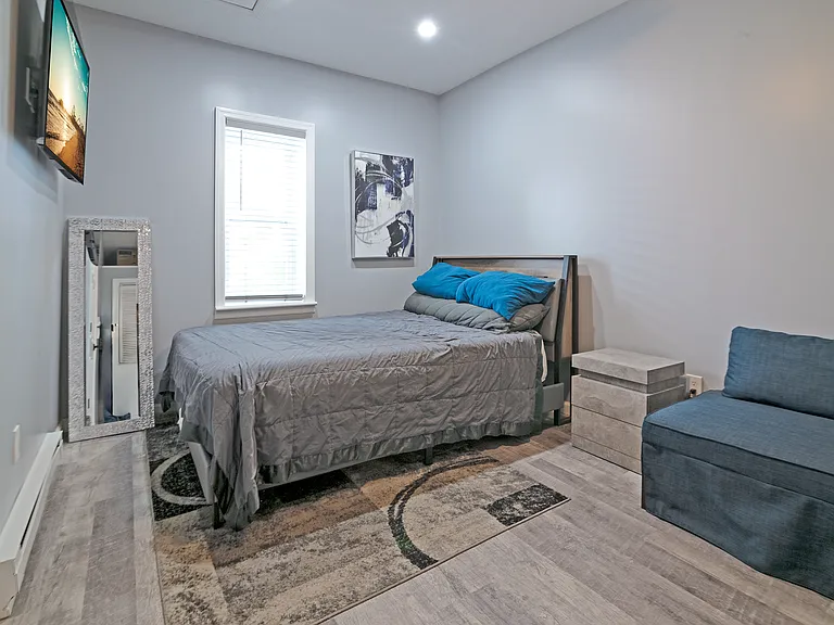 213 E 25th Ave #2 — Photo 8