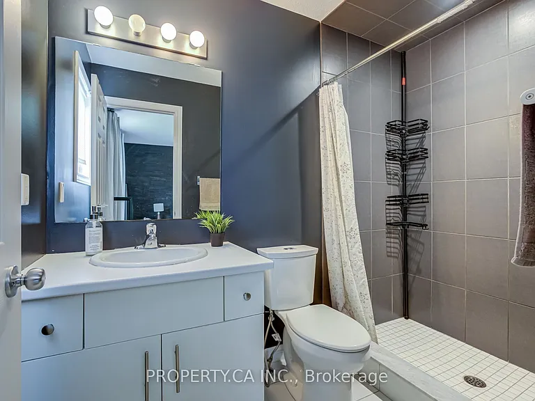 14 Amos Dr #2 — Photo 31