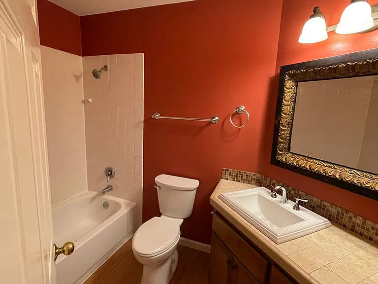 2456 Blackburn St — Photo 7