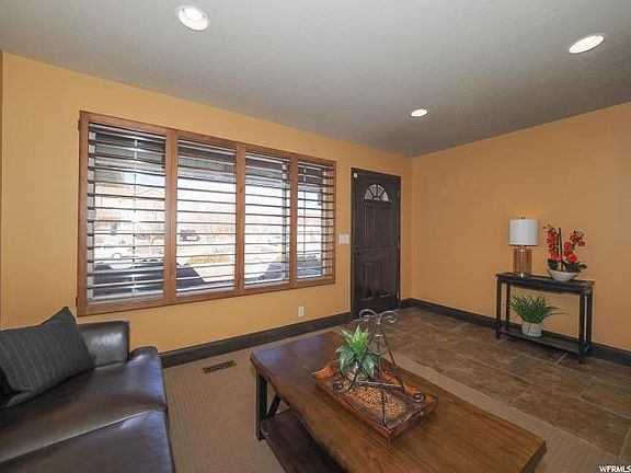 4th image of 2847 W Victorian Dr
