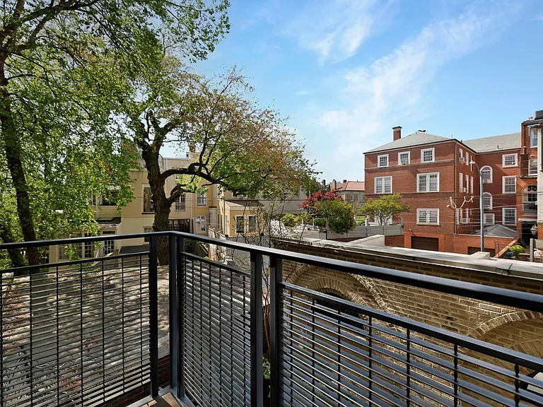 2225 California St NW #302 — Photo 18