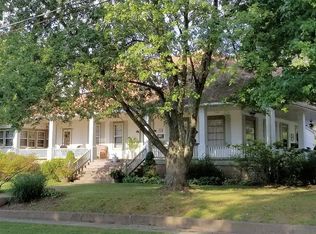 300 W Spring St, Anna, IL 62906