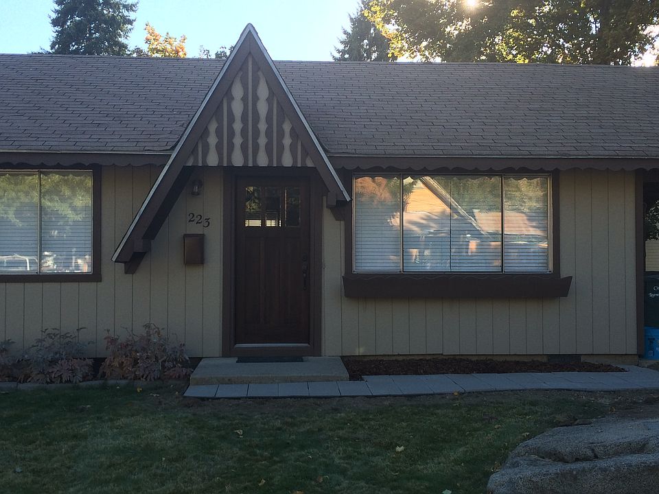 223 12th St, Leavenworth, WA 98826 | Zillow