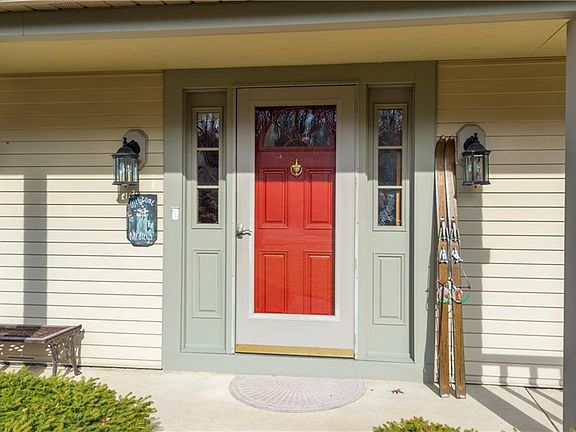 2nd image of 30410 Oakwood Cir