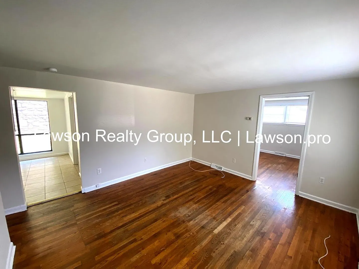 Cozy Three Bedroom Home in Salem with Large Shed — Photo 3