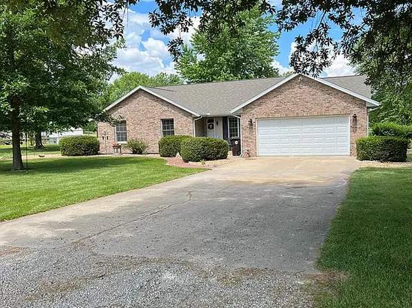 2140 N 1275 East Rd, White Heath, IL 61884