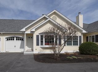 15 Lamplighter Village Rd, Windham, NH 03087