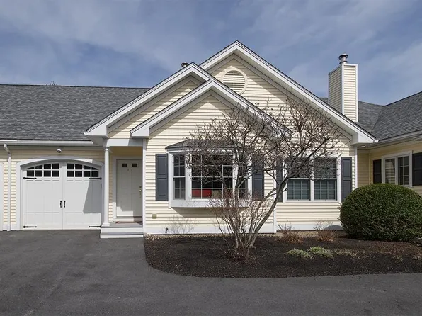 15 Lamplighter Village Road, Windham, NH 03087