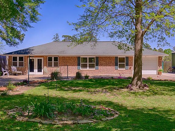 5th image of 18118 Auburn Dr