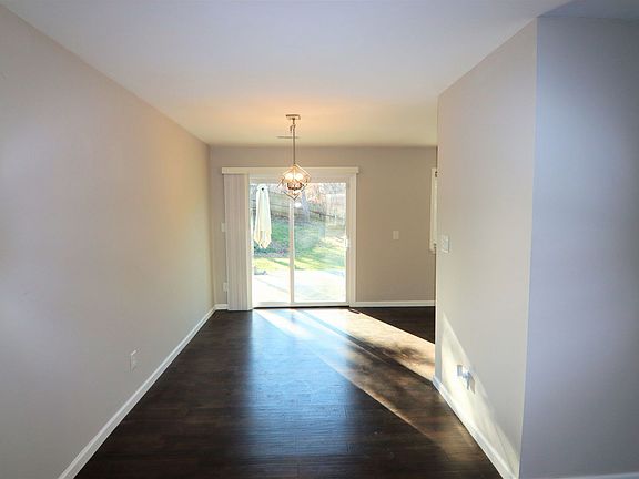 3rd image of 242 Vista Grande Cir