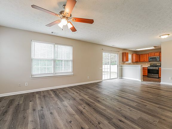 4th image of 577 Arbor Ridge Dr