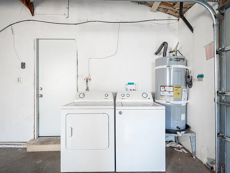 1313 Hillside Pl — Photo 18