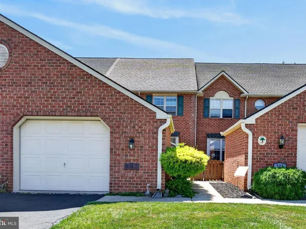 207 Pine Bridge Ln, Lancaster, PA 17603