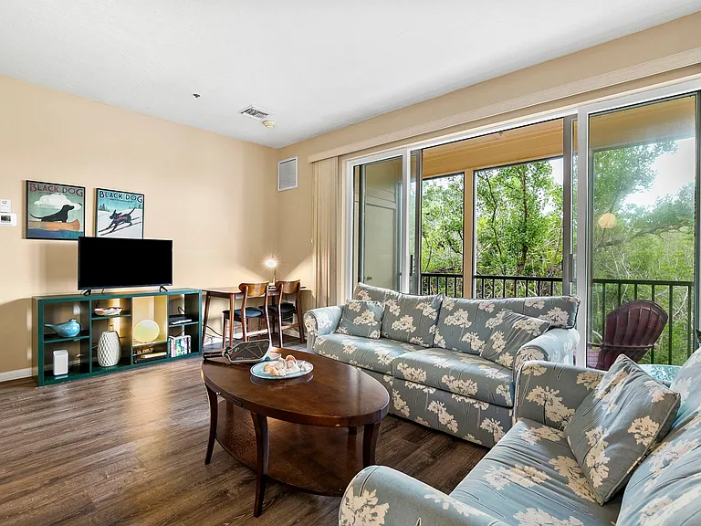 619 Cedars Ct — Photo 9