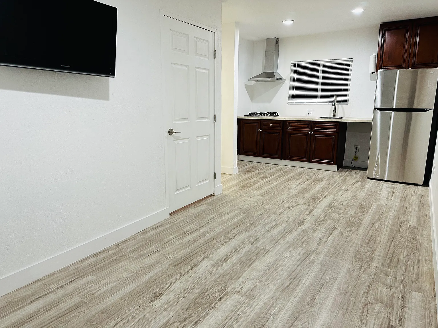 2707 Cridge St — Photo 3