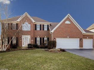 3803 Chesapeake Rd, Saint Charles, IL 60175