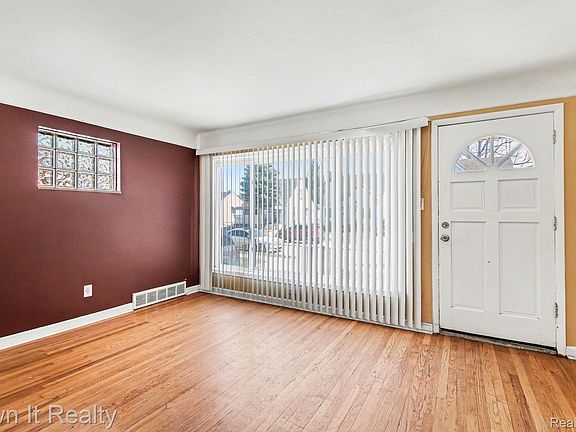 4th image of 6791 Winthrop St